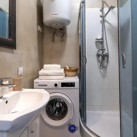 Διαμέρισμα Silesian Charm Kozielska By Bookinghost